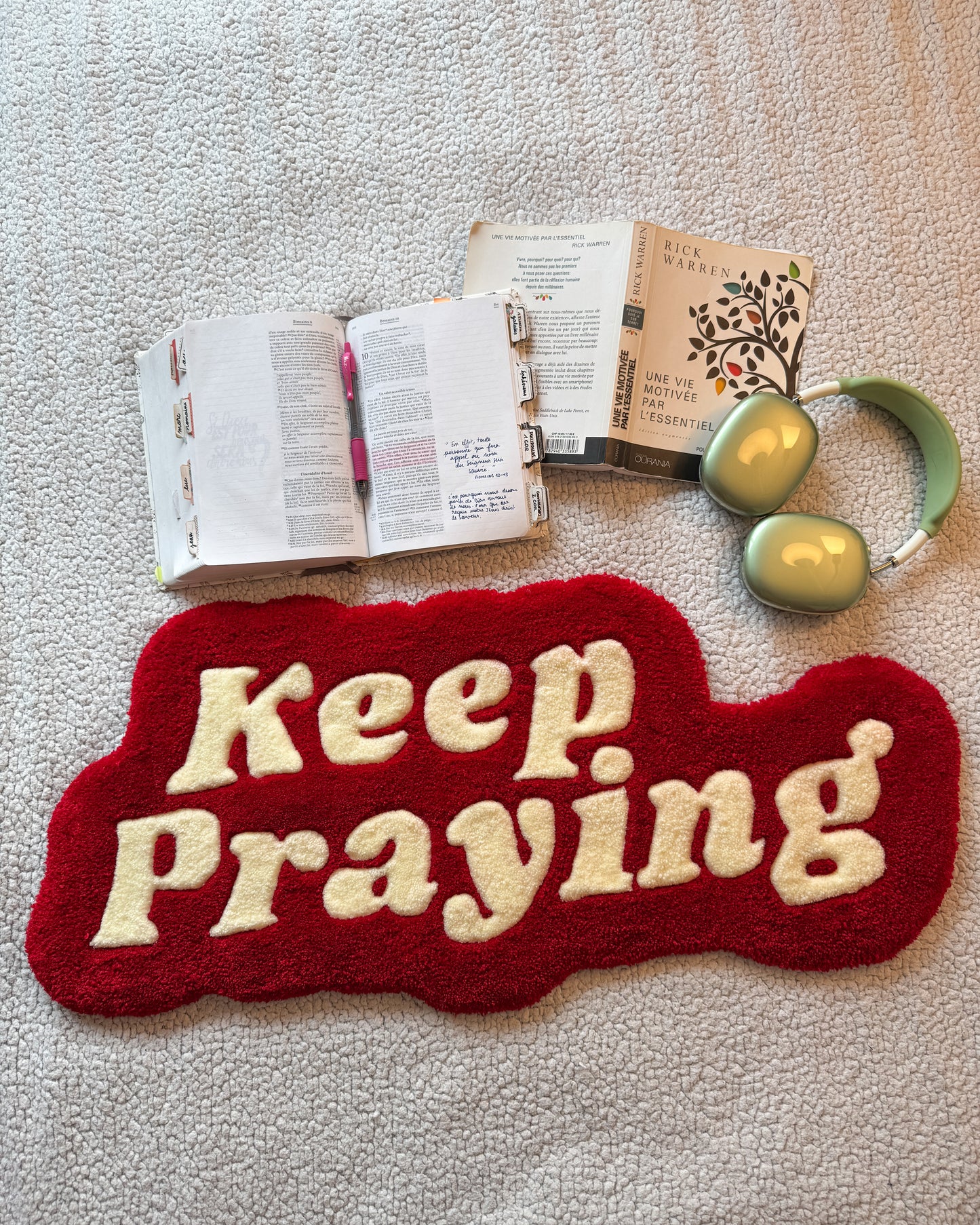 "Keep Praying" rug - 75x35